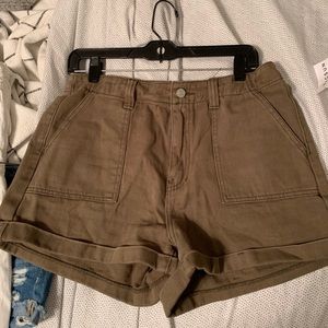PacSun army green mom shorts!